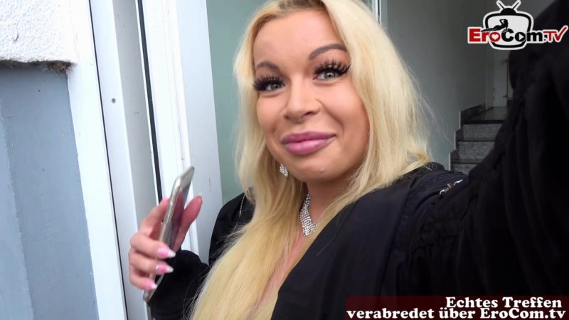 Kleine Titten Blondine in Nylons durch gefickt Kleine Titten Blondine in Nylons durch gefickt