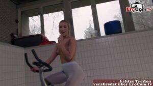Fitness Teen Cecilia Scott hat Sex in Leggins